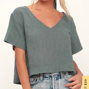 Lulu’s Signorina Grey Short Sleeve Top